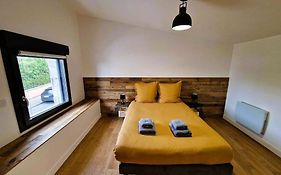 Le Bellay ¤ 2 Chambres ¤ Cour ¤10 Mins Centre¤